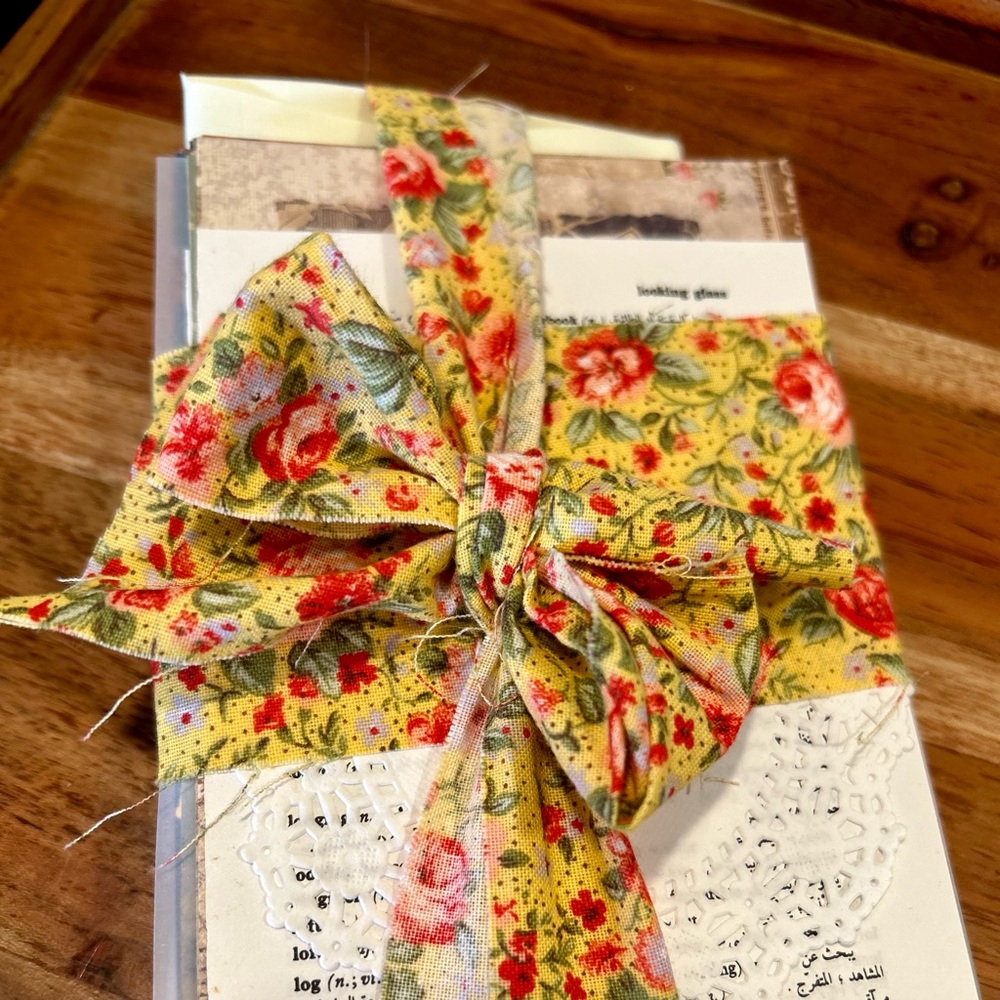 Ephemera Kits (100 pieces)